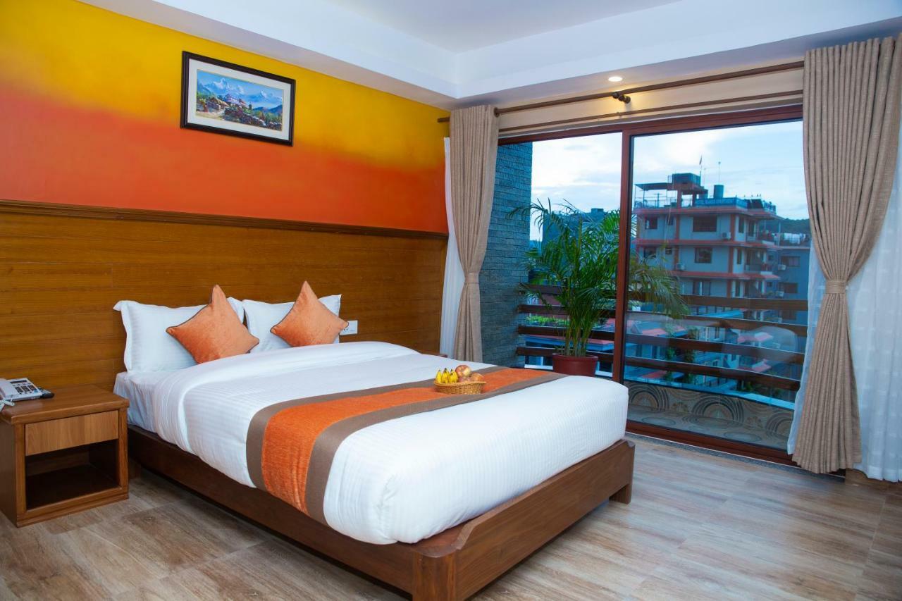 Hotel Lake Star Pokhara Kültér fotó