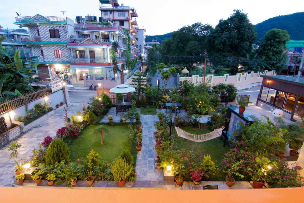 Hotel Lake Star Pokhara Kültér fotó