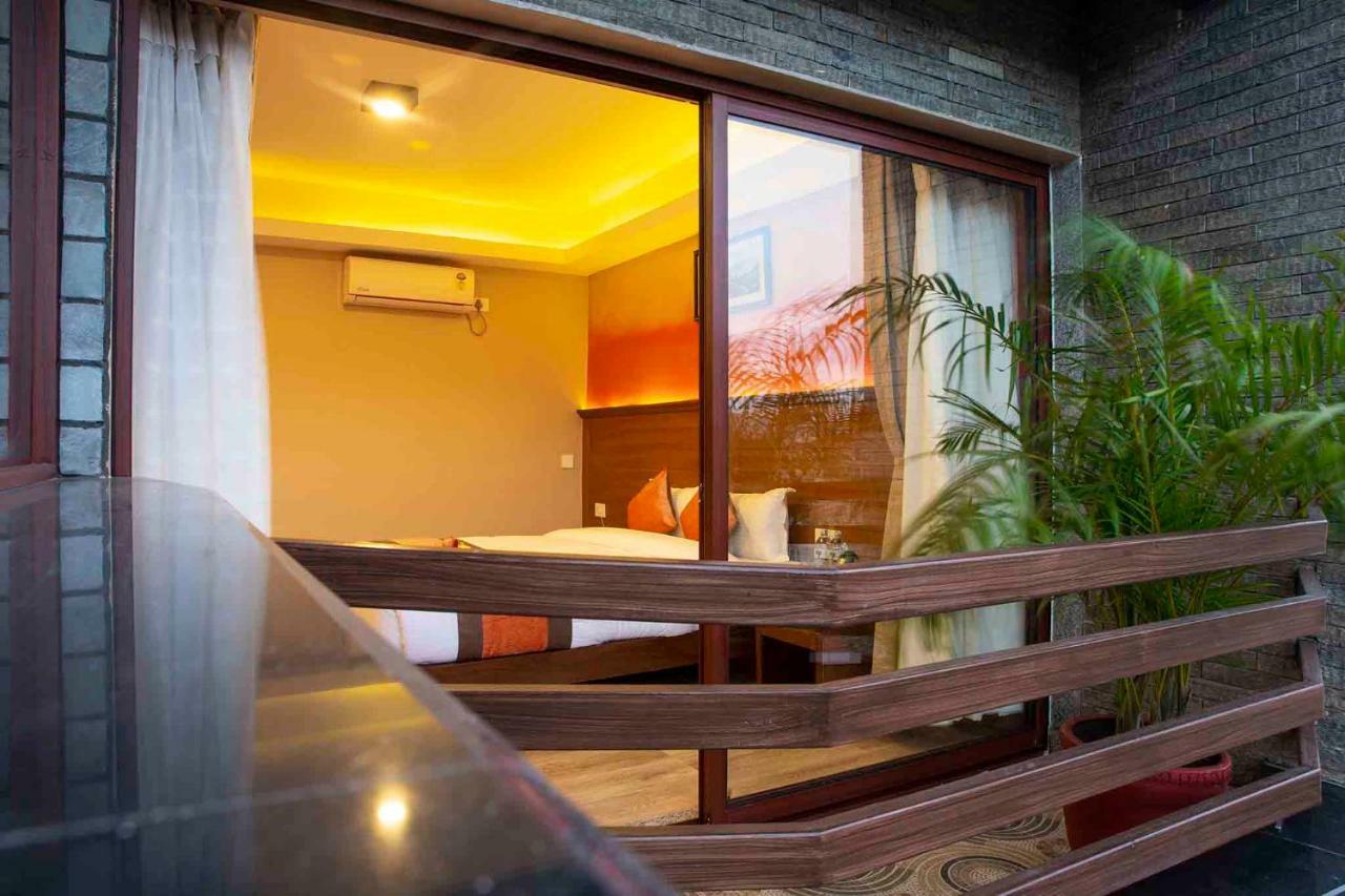 Hotel Lake Star Pokhara Kültér fotó