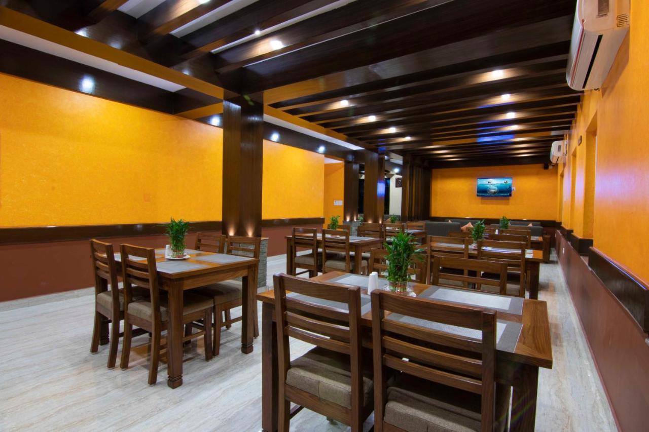 Hotel Lake Star Pokhara Kültér fotó