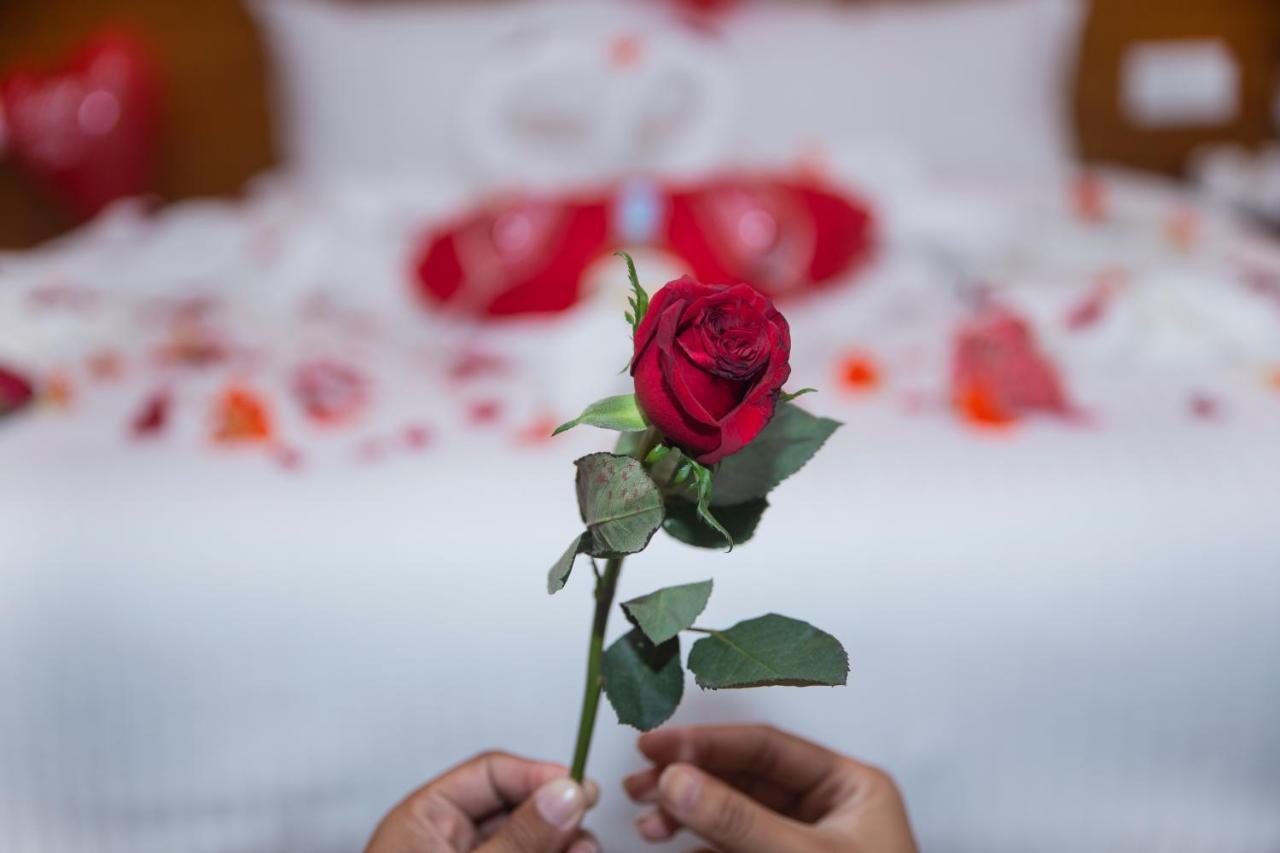 Hotel Lake Star Pokhara Kültér fotó